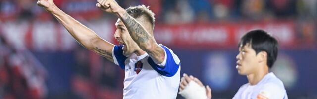 Oduševio ceo rodni kraj: Fudbaler pomogao za teren njegovih početaka