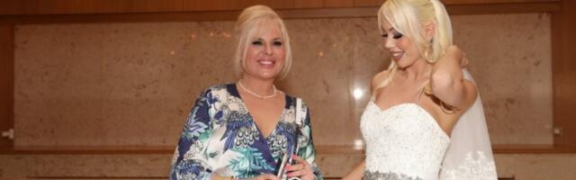 PORODICA POSTALA BOGAGTIJA ZA JEDNOG ČLANA! Voditeljka "Pinka"  ne krije radost zbog prinove - Kao baka ću spremiti POSEBNA JAJA ZA UNUKA!