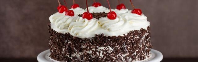 Posna Švarcvald torta: Čokoladna fantazija sa višnjama