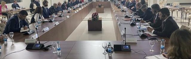 Diplomatski fijasko: Na Dodikov poziv na sastanak odazvalo se samo 11 od 28 predstavnika ambasada