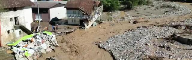 POZNATI OTKAZALI NASTUPE, PEVAČICA NUDI POMOĆ, A ONA SE MOLI ZA SVA POGOĐENA MESTA! Estrada se digla na noge zbog poplava u BiH!