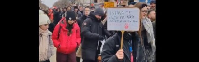 Građani Rume u TROČASOVNOM maršu ka Sremskoj Mitrovici (VIDEO)