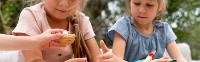 VASKRŠNjI DEČJI KARAVAN: U Sremskim Karlovcima ispred Saborne crkve, u utorak, 15. aprila