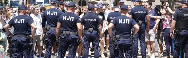 Italijani o protestima u Srbiji: Policijsko razbijanje mirnih demonstracija
