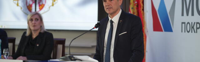 MONARHISTI osudili prebijanje đaka generacije u Novom Sadu