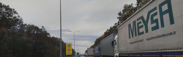 Putevi Srbije: Obustavljen saobraćaj za kamione na naplatnoj stanici Adaševci, kolona vozila do graničnog prelaza u Šidu