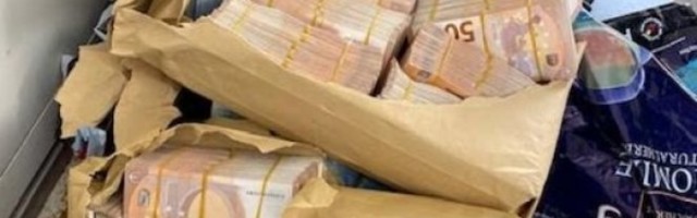 OTKRIVENA ŠTAMPARIJA LAŽNIH EVRA! U Pančevu uhapšena četvorica falsifikatora novca, EVO KOJE SU APOENE ŠTAMPALI