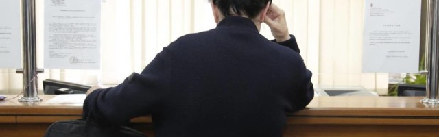 Kad se šalteruša iznervira: cela Srbija se smeje natpisu koji je ostavila jer je svi pitaju isto pitanje