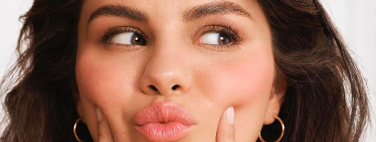 Selena Gomez je sada platinasta plavuša i izgleda neprepoznatljivo