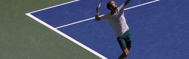 Medvedev u polufinalu: Rus konačno izgubio set, ali je i Holanđanin bio samo topovsko meso
