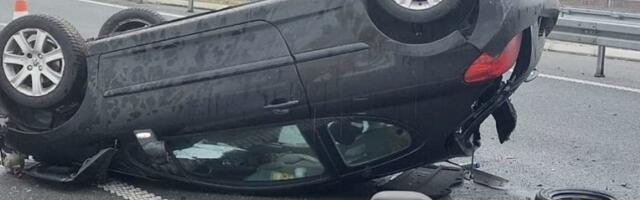 U VOZILU U TRENUTKU NESREĆE BILO I DETE: Detalji jezivog udesa na putu Mali Zvornik - Loznica, žena izgubila kontrolu nad automobilom, a onda... (FOTO)