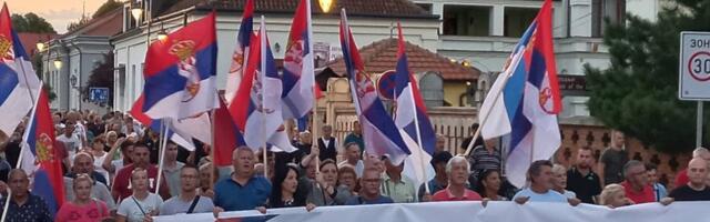 U Čačku održana dva protestna skupa, nije bilo većih incidenata