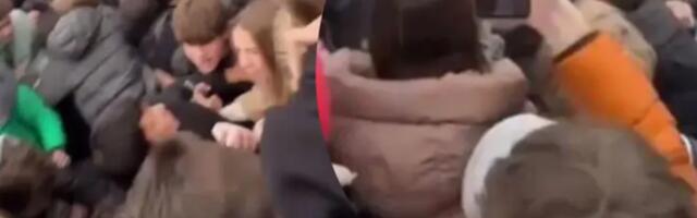 (VIDEO) Sveopšta makljaža na ulicama Ukrajine: Masovni stampedo, mnogo povređenih - nećete verovati oko čega se tuku