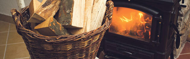 Nikada, ali nikada ne bacajte ovo iz peći nakon loženja: Činite grešku koja može skupo da vas košta!