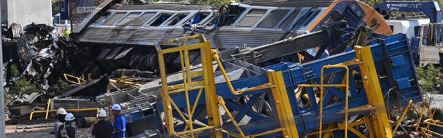 Kran pao na voz na Tajlandu: Najmanje 22 mrtvih, kompozicija se zapalila nakon iskliznuća