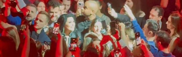 DRAGANA MIRKOVIĆ NASTAVLJA DA OBARA REKORDE NA AMERIČKOJ TURNEJI:  Ispisala istoriju koncertom u Njujorku (VIDEO)