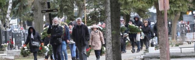 POZDRAVI MI PEĐU, VOLEĆE VAS TATA DOK JE ŽIV! Sahranjen Goran ubica sestara sa Bežanijske kose, OTAC ODRŽAO POTRESAN GOVOR