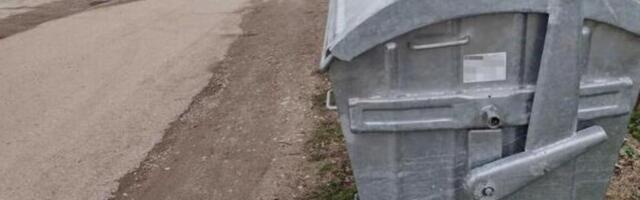 "VIDELI SMO DA VIRI GLAVA..." Vatrogasci dobili prijavu, otišli do kontejnera, pa u njemu zatekli šok prizor!