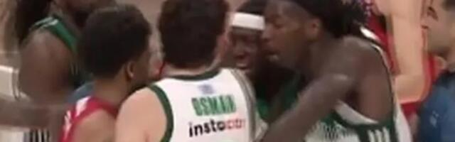 OPŠTA TUČA U OAKA ARENI! Ponovo se umešao Matijas Lesor, gorelo je u derbiju Panatinaikosa i Olimpijakosa! (VIDEO)