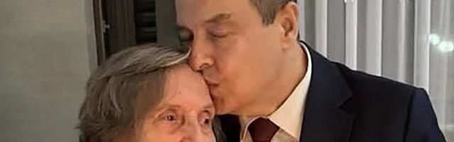 OVO SU ČETIRI NAJVEĆA UZROČNIKA OBOSTRANE UPALE PLUĆA OD KOJE SE OPORAVLJA IVICA DAČIĆ: "Moja majka se nalazi u bolnici, a moja rođena tetka, majčina sestra Angelina, naša Lina, nas je napustila!"