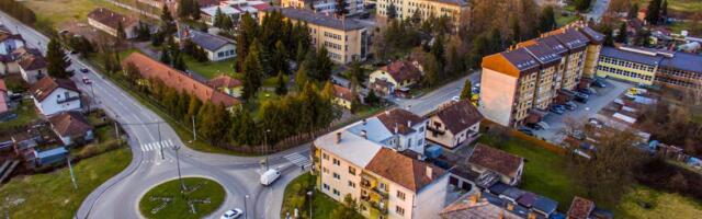 Uklonjen spomenik sa ustaškim simbolima u Modranu kod Dervente u RS