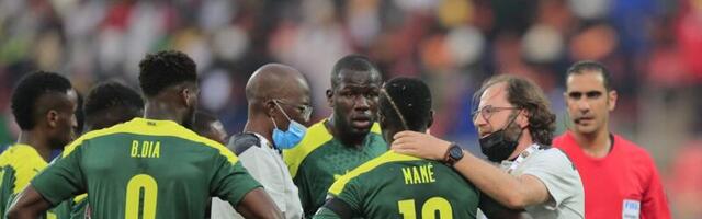 Senegal ide dalje, Mane strelac uz potres mozga