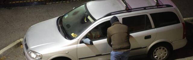 UKRAO OTKLJUČANI PEŽO! Odvezao upaljen automobil pa ga odmah "uvalio" drugom čoveku, USKORO PRONAĐEN I UHAPŠEN