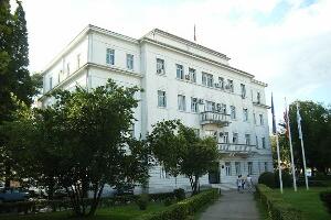 Евакуисана зграда подгоричке скупштине, пронађена претећа порука о наводној бомби