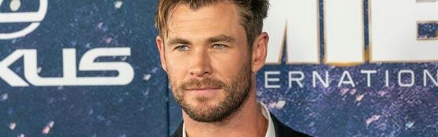 Kris Hemsvort dobio zvezdu na Stazi slavnih (VIDEO)