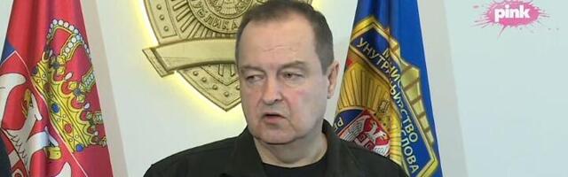 Dačić se oglasio: Policija je bila napadnuta u Novom Sadu, dekan je povređen