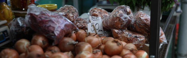 Praznici samo što nisu stigli, a na pijacama pusto: Prodavci očajni - ovo je detaljan cenovnik pred Novu i Božić