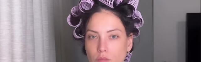 Mirka Vasiljević bez trunke šminke: Na bademantilu izvezen ovaj detalj (FOTO)