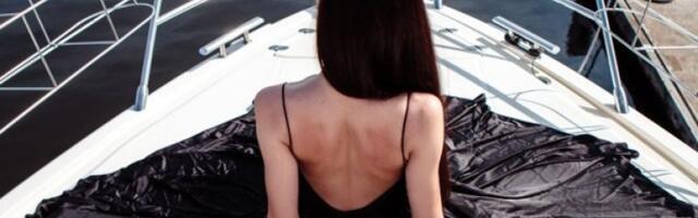 Večernji autfiti jedne mame zapalili TikTok: Dok gledaju u haljine, svi imaju jedno pitanje  (VIDEO)