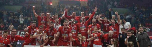Odbojkaši "Radničkog" ponovo ŠAMPIONI Srbije! (FOTO)