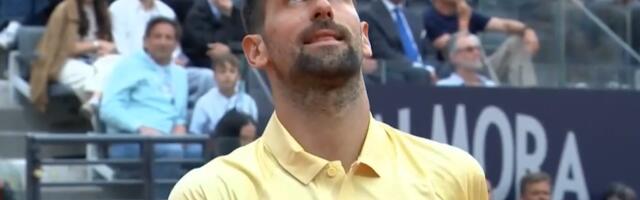 Novak se prekrstio, pogledao ka nebu i poljubio krstić! Posle toga, Hrvat je postao topovsko meso /VIDEO/