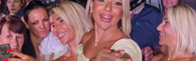 Igla nema gde da padne! Ovo može samo Jovana Jeremić - Kolaps zbog voditeljke (VIDEO)