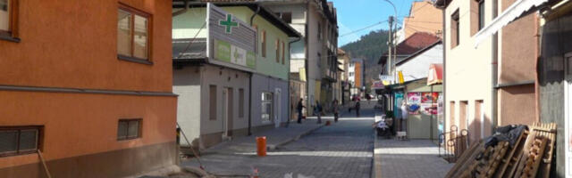 Počelo popločavanje glavne ulice u starom Priboju