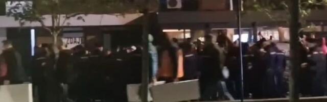 "A SAD ADIO": Naprednjaci spakovali štandove i otišli sa Kalenić pijace i Đerma (VIDEO)