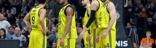 Fener pao usred Istanbula