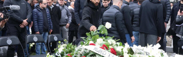 NEBO JE PLAKALO ZA DUŠKOM! Od ovog detalja sa Vujoševićevog groba mnogima će zastati knedla u grlu!