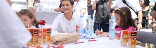 "U narodu je snaga Srbije" Brnabić: Nisu naseli na laži blokadera (FOTO)
