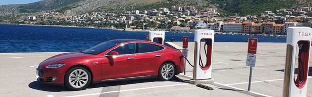 Tesla brze punjače uskoro će moći da koriste i druga električna vozila