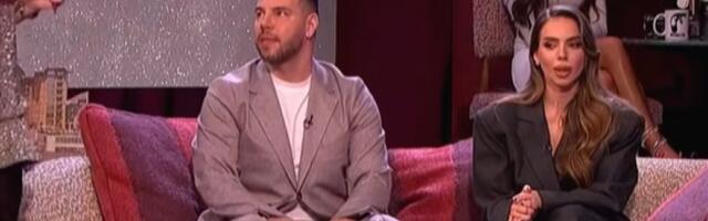 Pevač ženi usred emisije rekao da bi je prevario: "Ovo je bilo baš glupo" (VIDEO)
