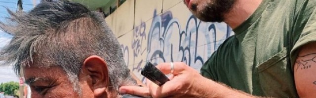 Frizer besplatno šiša beskućnike: U tim ljudima vidim sebe