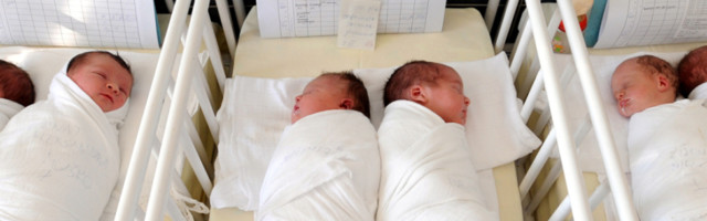 Sestre koje su se porodile u jednom danu izazvale su pometnju u porodilištu!