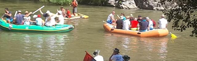 IBAR OSVEŽIO UČESNIKE VESELOG SPUSTA (VIDEO)