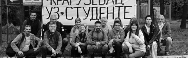 Kragujevčanima stigla smena ispred RTS-a