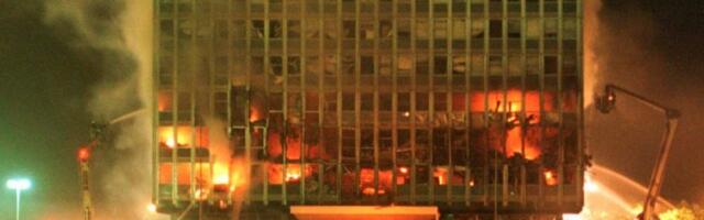 "SREĆAN USKRS, SRBI" Tog dana, NATO agresor je pljunuo na CRVENO SLOVO, a u kiši bombi stradala je i beba Bojana u tatinom zagrljaju