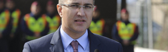 Ministar Stefanović obišao kasarnu u kojoj je služio vojni rok