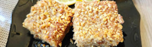 Starinski brzi kolač sa orasima i grizom: Pravi san snova, a ovo je trik kako da dobijete ovu savršenu mekoću